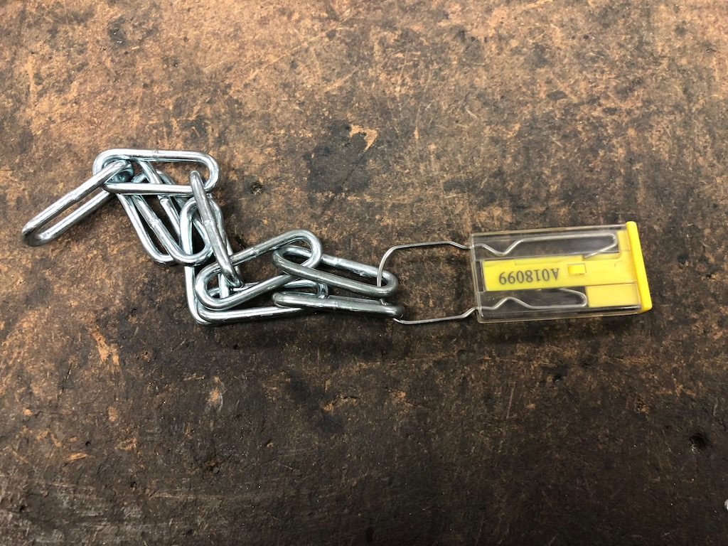 Yellow B-Sealed EnaShackle 1 with metal chain